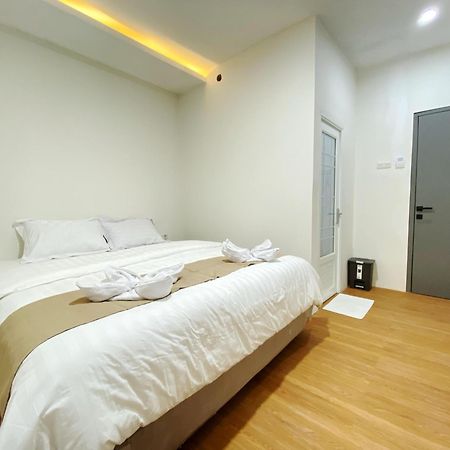 Double D Guesthouse Syariah Букіттінгі Екстер'єр фото