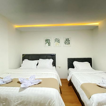 Double D Guesthouse Syariah Букіттінгі Екстер'єр фото