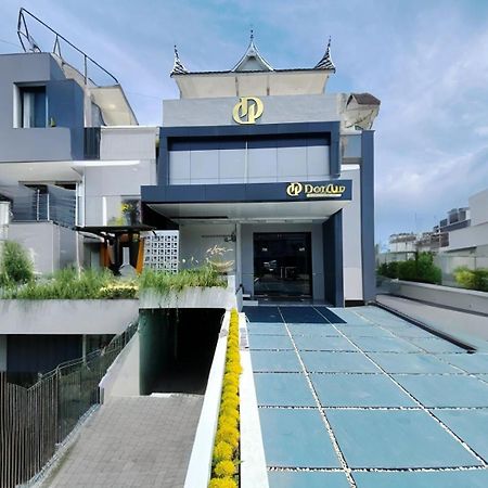 Double D Guesthouse Syariah Букіттінгі Екстер'єр фото