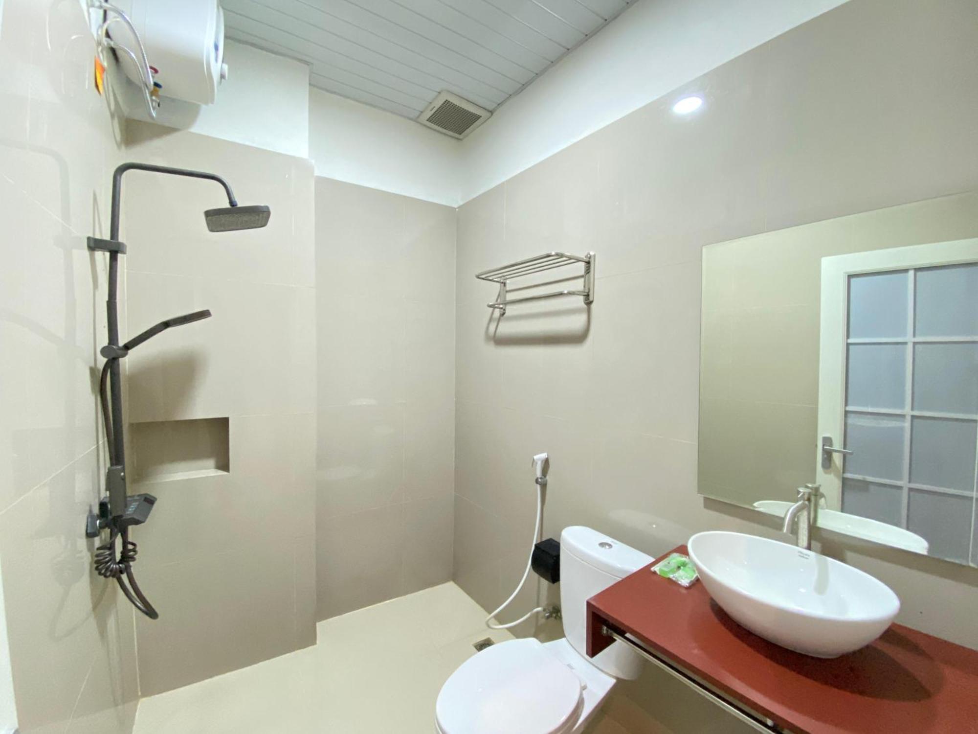 Double D Guesthouse Syariah Букіттінгі Екстер'єр фото