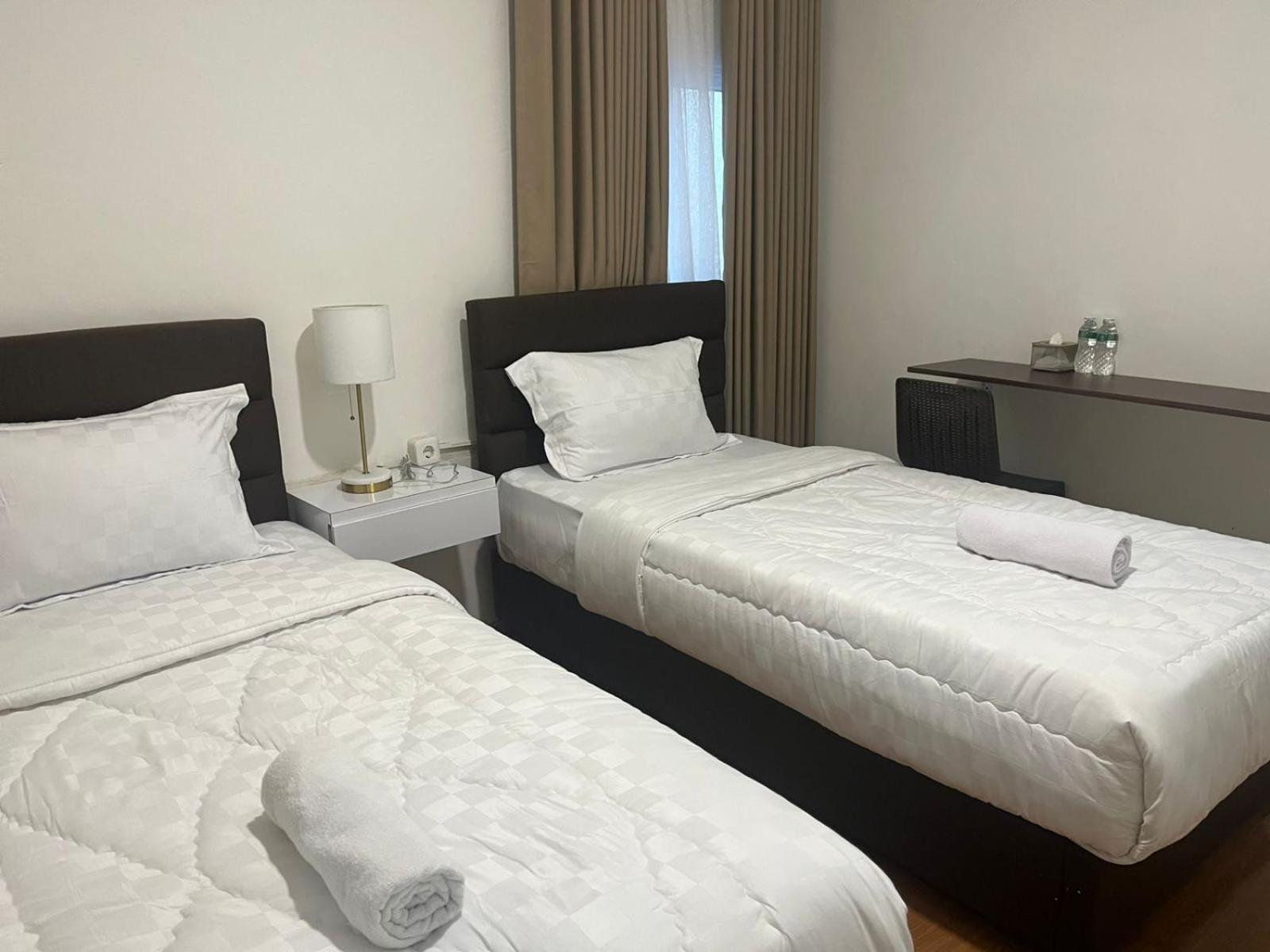Double D Guesthouse Syariah Букіттінгі Екстер'єр фото